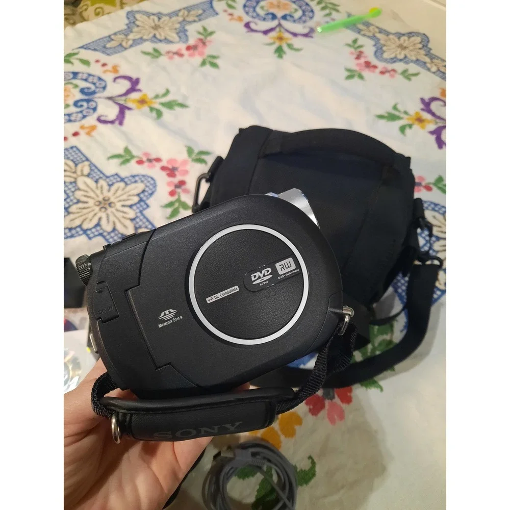 Sony Handycam DCR-DVD650 Camcorder 60x Zoom Bundle with New NP-FV100 Battery